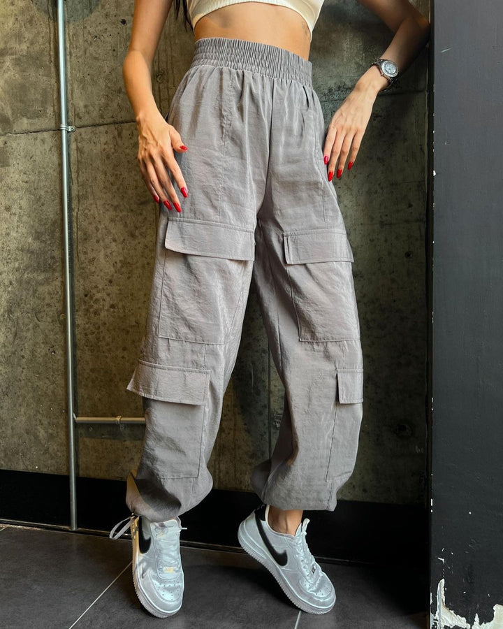 Damen Cargo-Haremshose mit hoher elastischer Taille und aufgesetzten Klappentaschen Echoarchiv