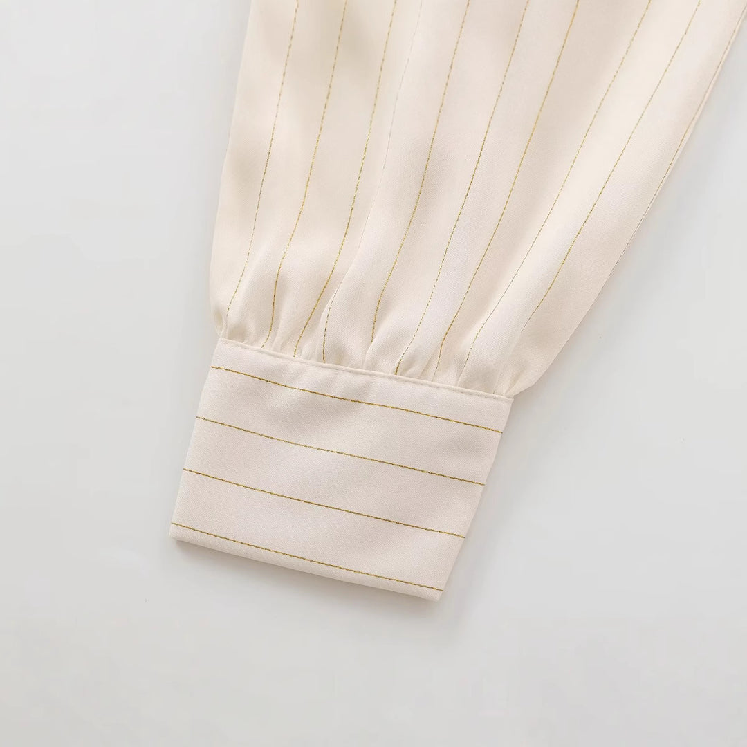 Damen Bluse mit Bindeschal, feinem Nadelstreifen und Ballonärmeln Echoarchiv