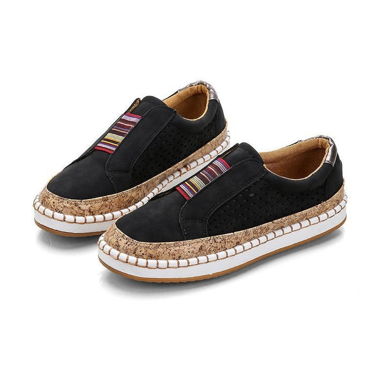 Damen Komfort-Slip-On-Sneaker aus Veloursleder mit elastischem Mehrstreifen-Dehnband und geflochtenem Espadrille-Detail – Névara