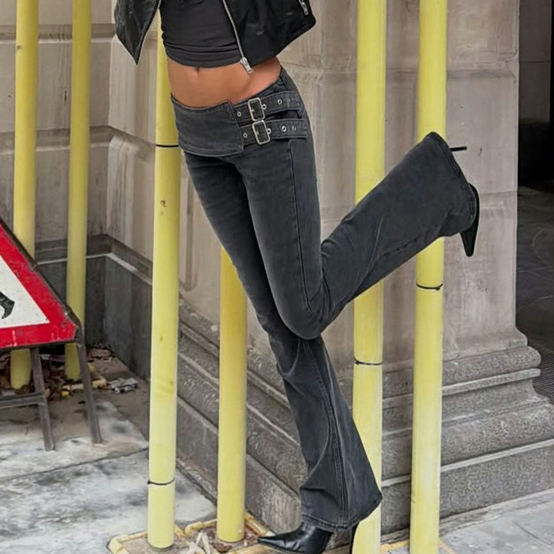 Damen High-Waist Bootcut-Jeans mit asymmetrischem Bund und Doppel-Schnallenverschluss – Dénora