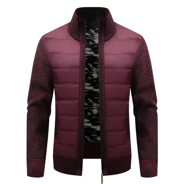 Herren Steppjacke mit hohem Kragen und eleganter Strickästhetik Echoarchiv