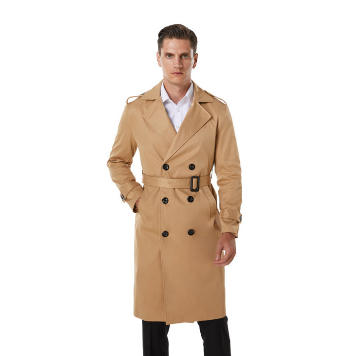 Herren Knielanger Trenchcoat im klassischen Doppelreiher mit Schulterklappen und Taillengürtel Echoarchiv