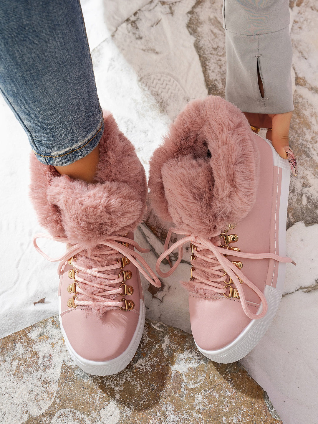 Damen Winterliche Sneaker-Stiefelette mit Kunstfellkragen und Plateau Echoarchiv