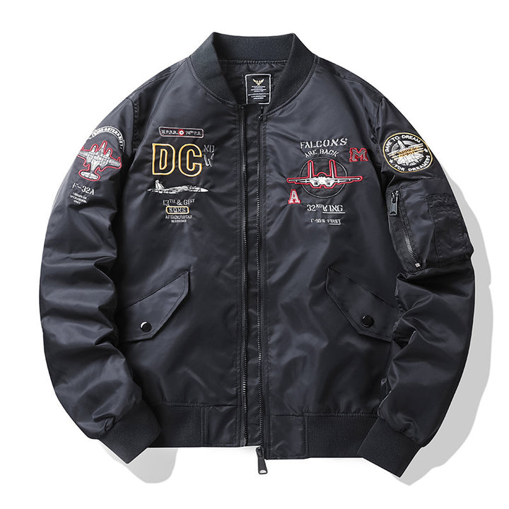 Herren Piloten-Bomberjacke im Vintage-Military-Stil mit gestickten Flugpatches und wasserabweisender Nylonoberfläche Echoarchiv
