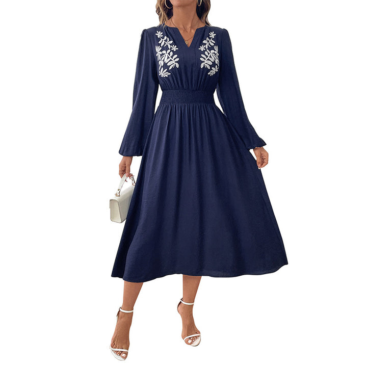 Damen Elegantes Midikleid mit floralem Stickmuster Echo Archiv