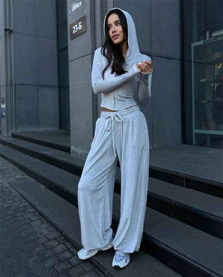 Damen Lounge-Set mit taillierter Kapuzenjacke und extraweiter Palazzo-Jogginghose – Élanora