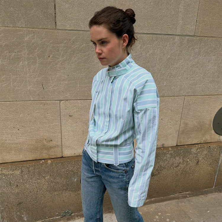 Damen Strukturierte Hemdbluse mit Stehkragen, Taillenriemen und vertikaler Streifenoptik Echoarchiv