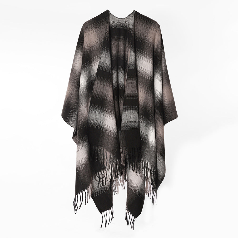 Damen Oversize Wollmix‑Ponchocape mit Ombre‑Karomuster und Fransensaum – Avérine