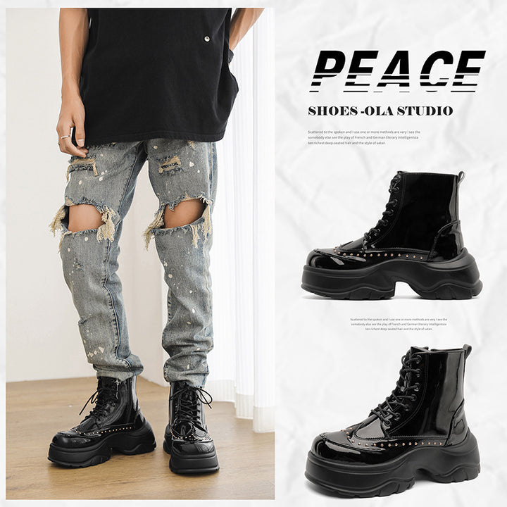 Damen Plateau-Boots mit Lackfinish, Schnürung und Nietenbesatz – Lioré