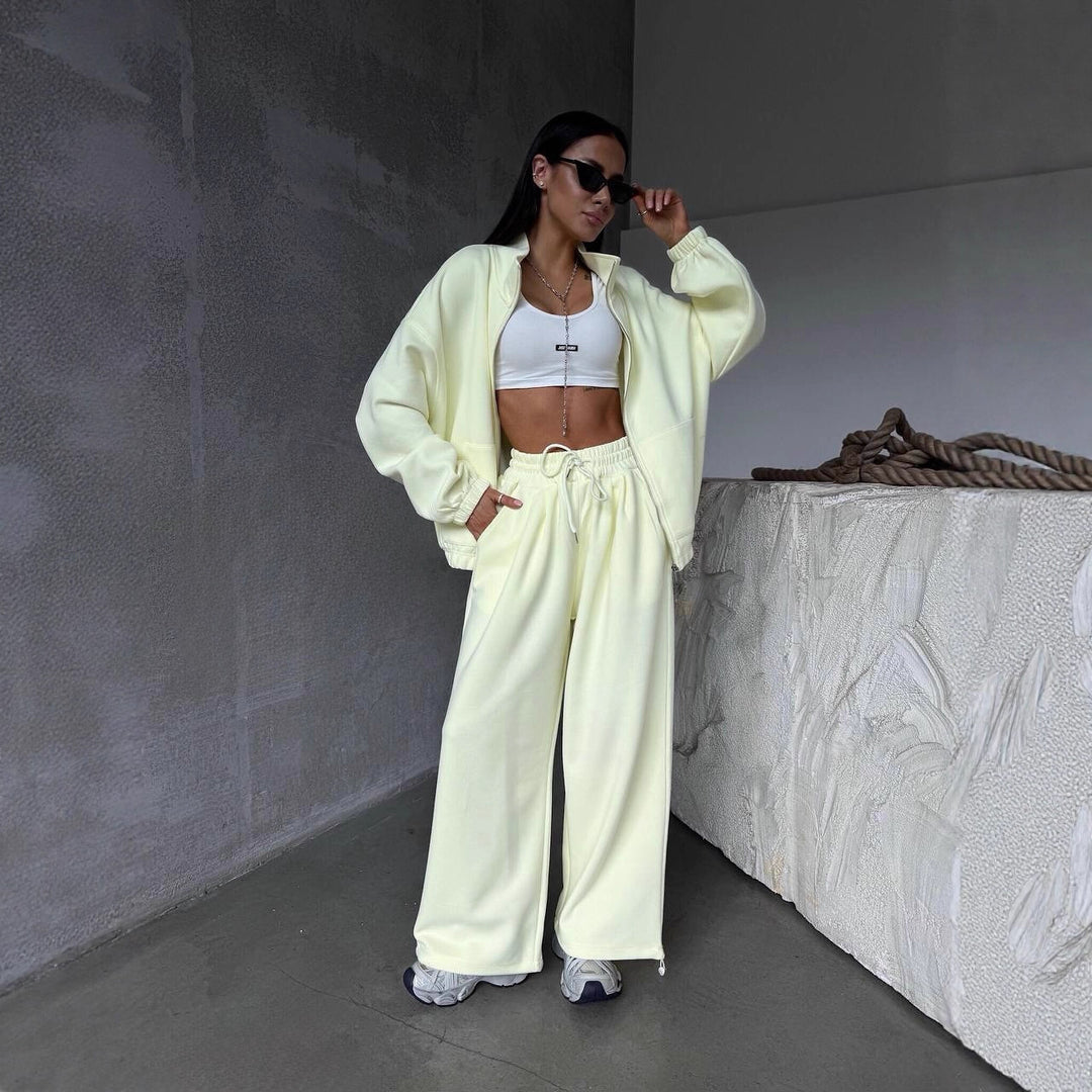 Damen oversized Sweatset mit Reißverschlussjacke und weiten Jogginghose – Avérine