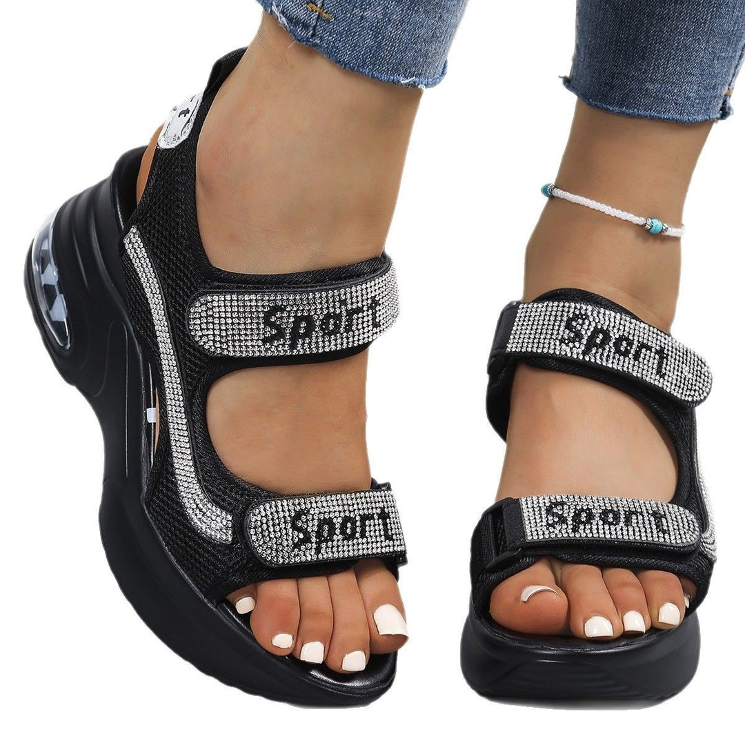 Damen Sportliche Plateausandalen mit Mesh-Obermaterial, Klettverschluss und Ziersteinen – Sorelia