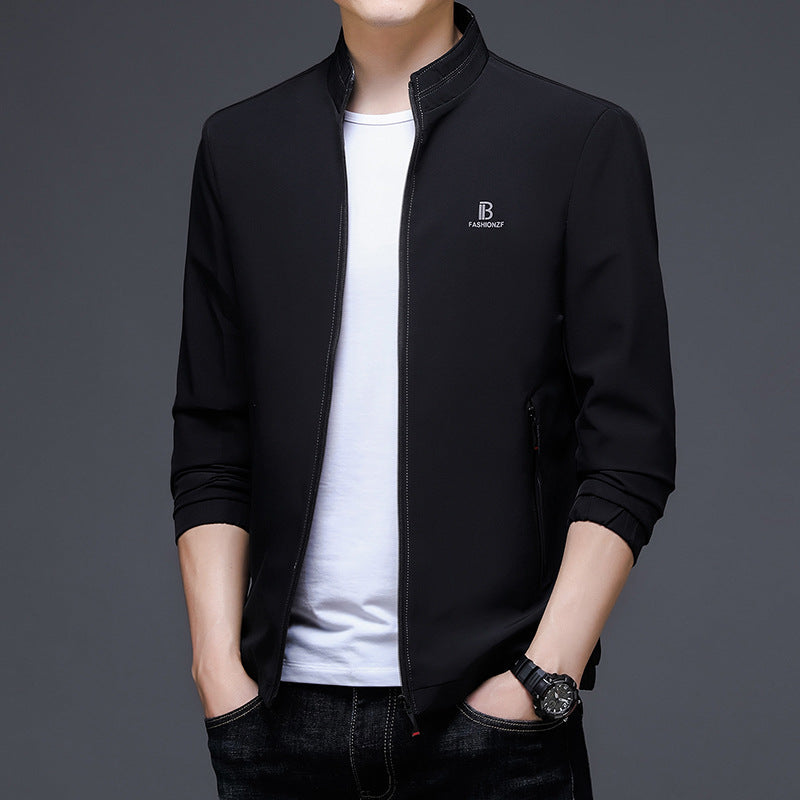 Herren sportliche Leichtjacke mit atmungsaktivem Material und innovativem Schnitt Echoarchiv