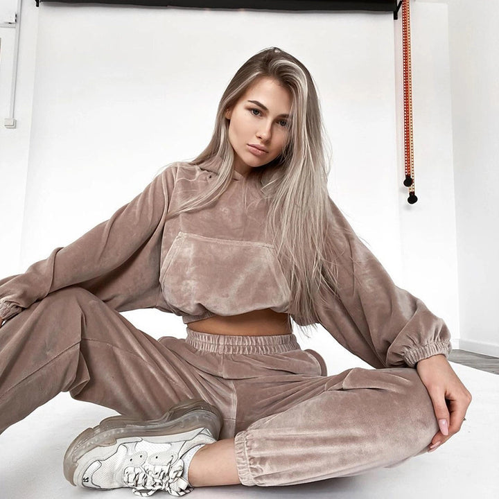 Damen Samt-Cropped-Loungewear-Set mit Kapuzenpullover und elastischer High-Waist-Jogginghose – Auréline