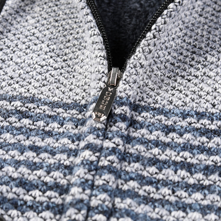 Herren Sportlicher Strickpullover mit Kapuze und dekorativen Streifen Echoarchiv