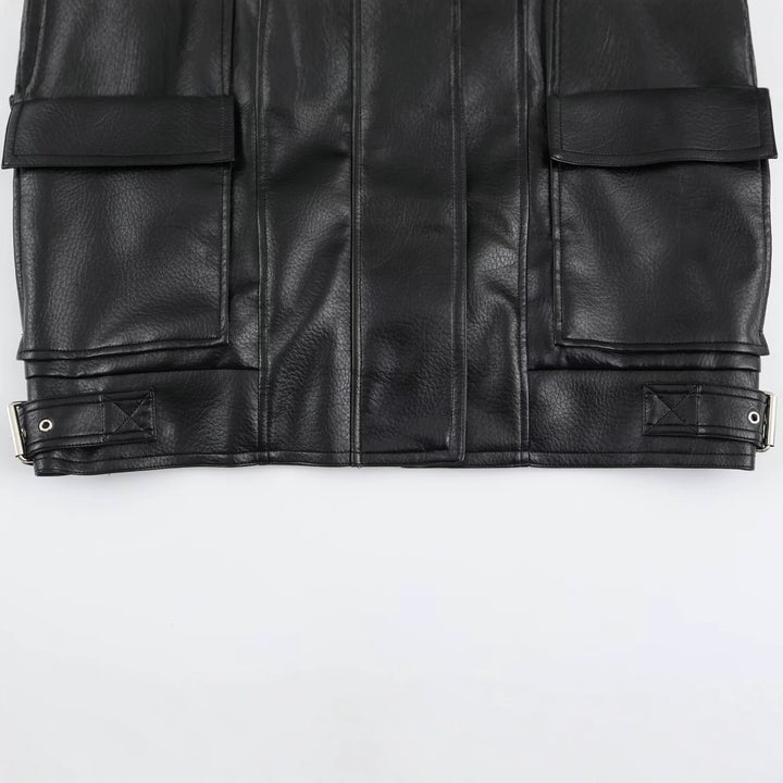 Damen Oversize Kunstlederjacke mit hohem Stehkragen, aufgesetzten Taschen und verstellbaren Schnallen Echo Archiv