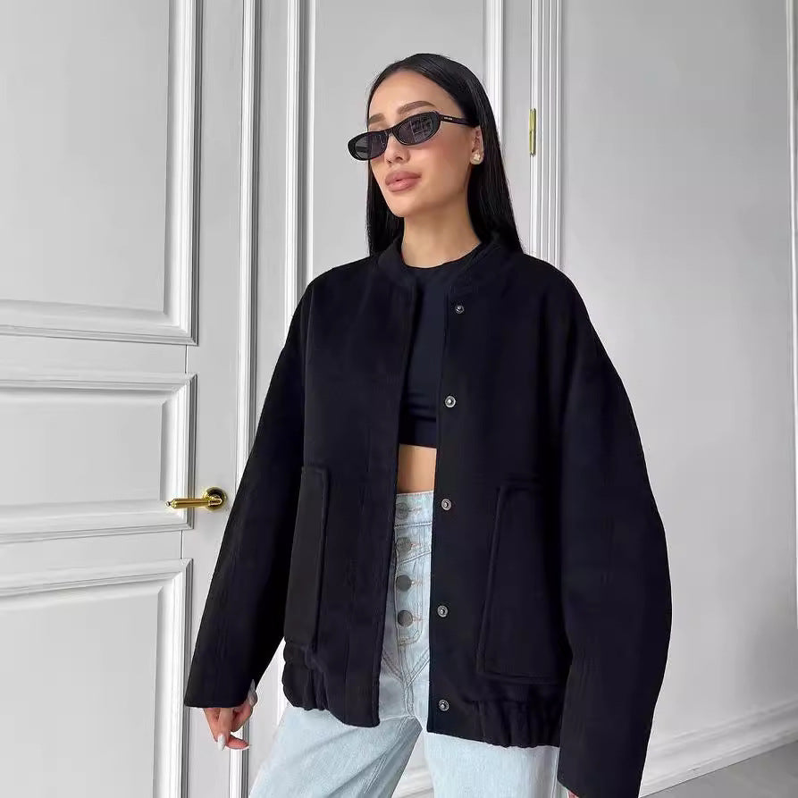 Damen Kurz geschnittener kastiger Wollmix-Blouson mit Druckknopfleiste und aufgesetzten Taschen Echoarchiv