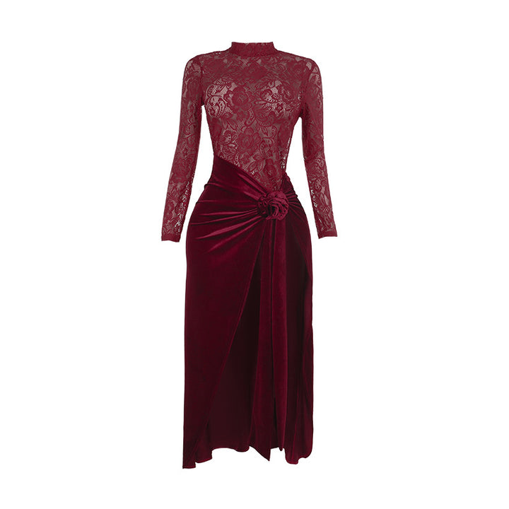 Damen Elegantes Spitzen- und Samt-Abendkleid mit hohem Schlitz und dekorativem Gürtel Echo Archiv