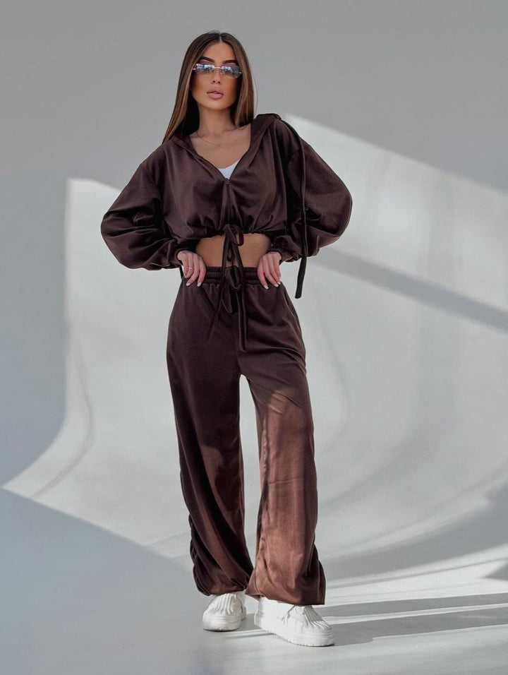 Damen Cropped Kapuzen-Sweatshirt mit Kordelzug am Saum und weite Raffung-Loungehose – Auréline