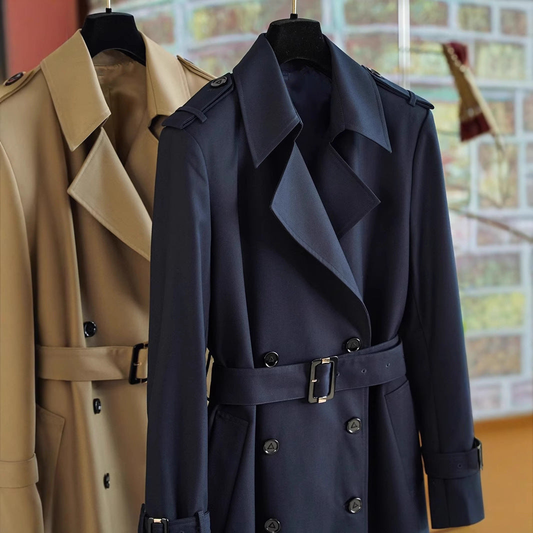Damen Eleganter und moderner Trenchcoat Echoarchiv