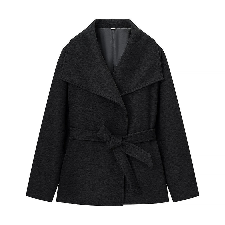 Damen Kurzer Wickelmantel mit übergroßem Schalkragen und Bindegürtel Echo Archiv
