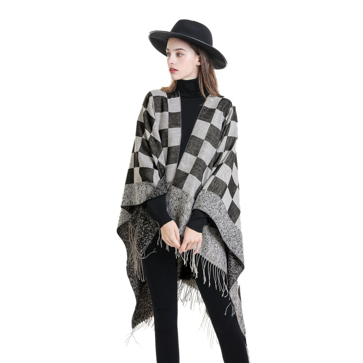 Damen Oversized gewebter Poncho mit Rautenmuster und Fransen – Avérine