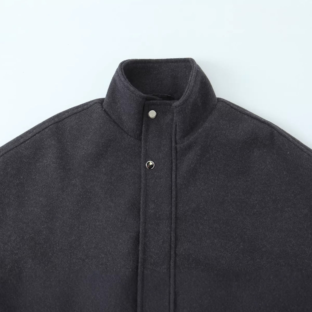 Damen Kurz geschnittene Wollblousonjacke mit Stehkragen, Druckknopfleiste und elastischem Saum Echo Archiv