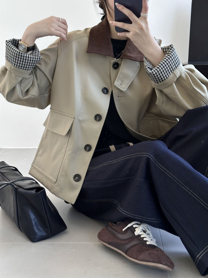 Damen Boxy Übergangsjacke mit Cordkragen und großen Pattentaschen Echoarchiv