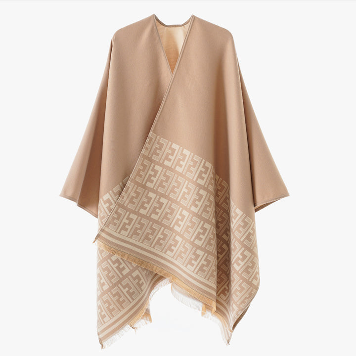 Damen Eleganter Cape-Überwurf im Kimono-Schnitt mit eingewebtem Monogramm und Fransensaum Echo Archiv