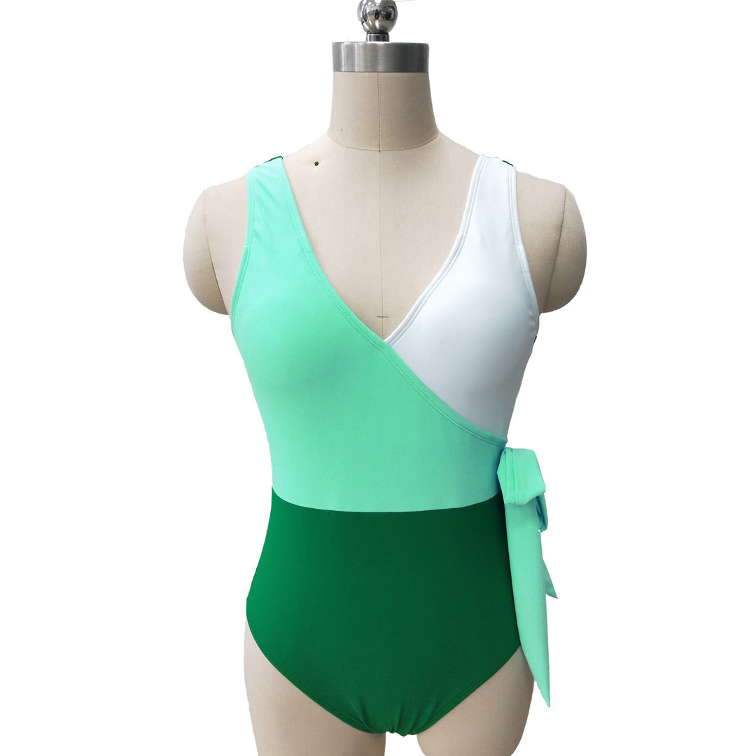 Damen Eleganter Wickelbadeanzug mit asymmetrischem Schnitt Echo Archiv