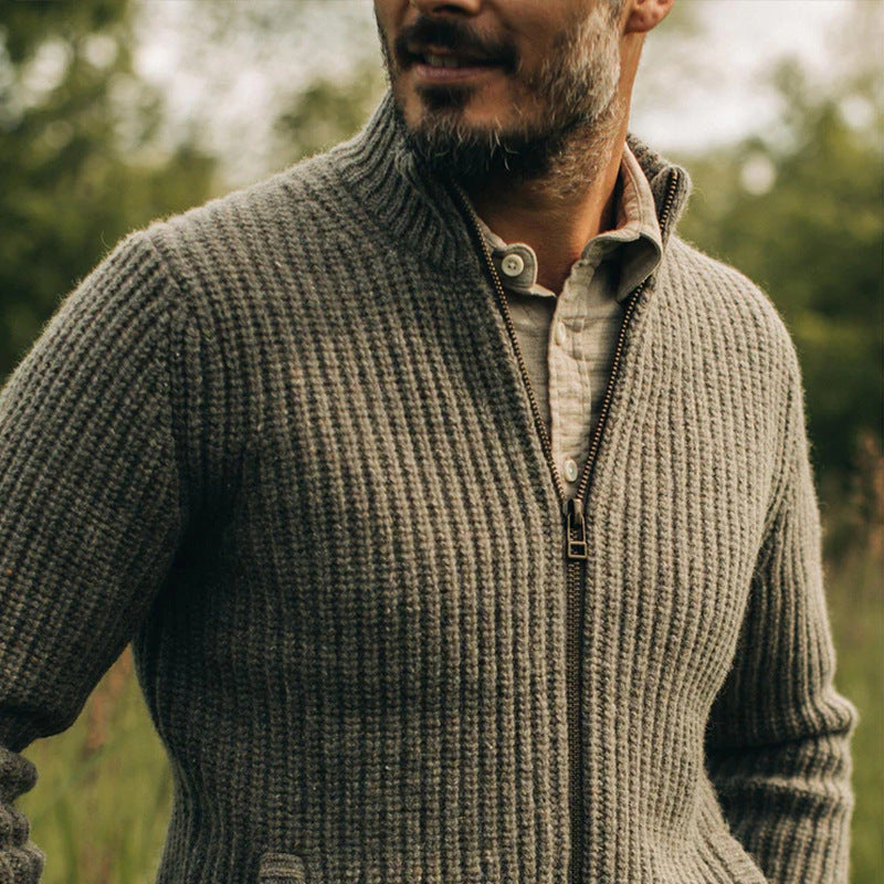 Herren Grob gestrickte Zip-Jacke mit seitlichen Eingrifftaschen und Stehkragen Echoarchiv