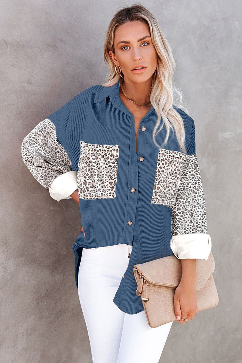 Damen Oversize-Cordhemd mit durchgehender Knopfleiste, Leo-Kontrastärmeln und aufgesetzten Taschen – Maréline