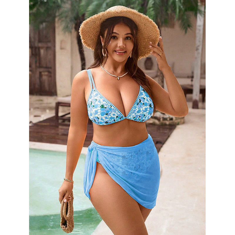 Damen Bikiniset mit floralen Akzenten und modischem Wickeltuch Echo Archiv