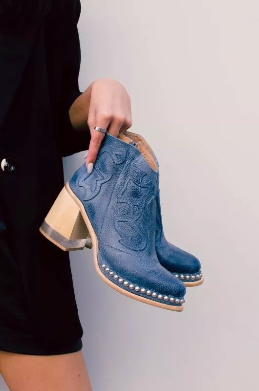 Damen nan Western-Ankleboot mit aufwendigen Stickereien, Nietenrand und transparentem Blockabsatz Echo Archiv
