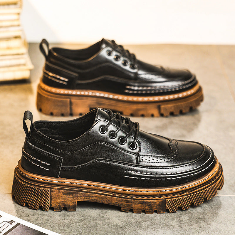 Herren Plateau-Derby mit Brogue-Details und profilierter Gummisohle – Tavélo