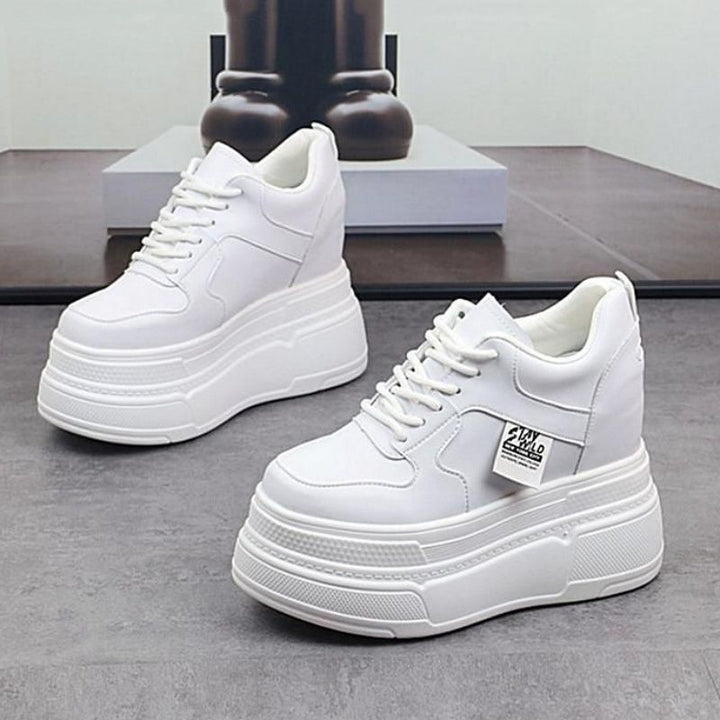 Damen Plattform Sneakers mit modischer Silhouette und stabiler Sohle Echo Archiv