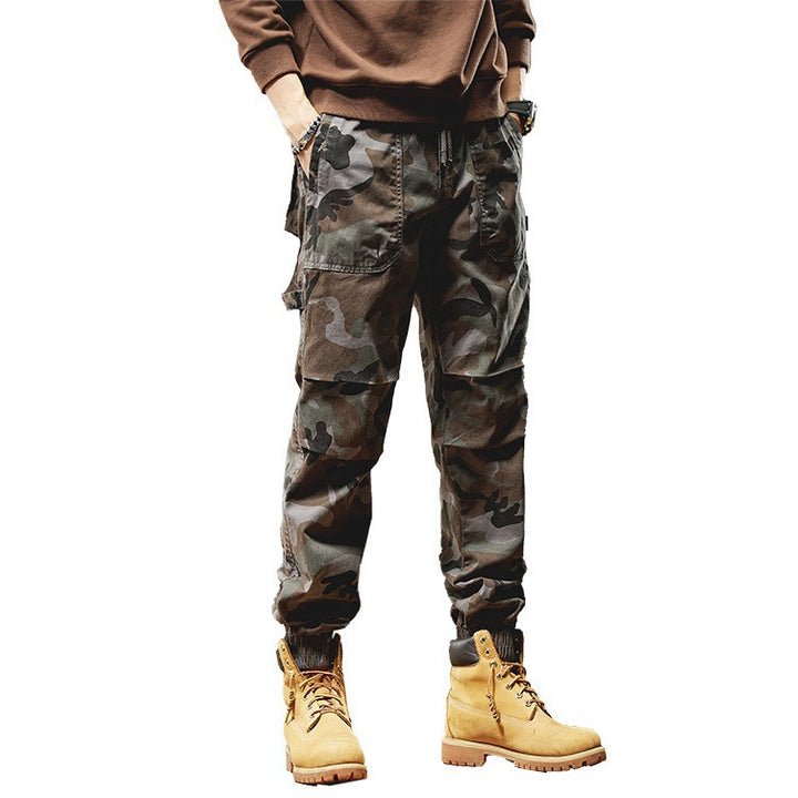 Herren Camouflage-Cargojogger aus robustem Ripstop mit Tunnelzugbund, Kniefalten und elastischen Bündchen Echo Archiv