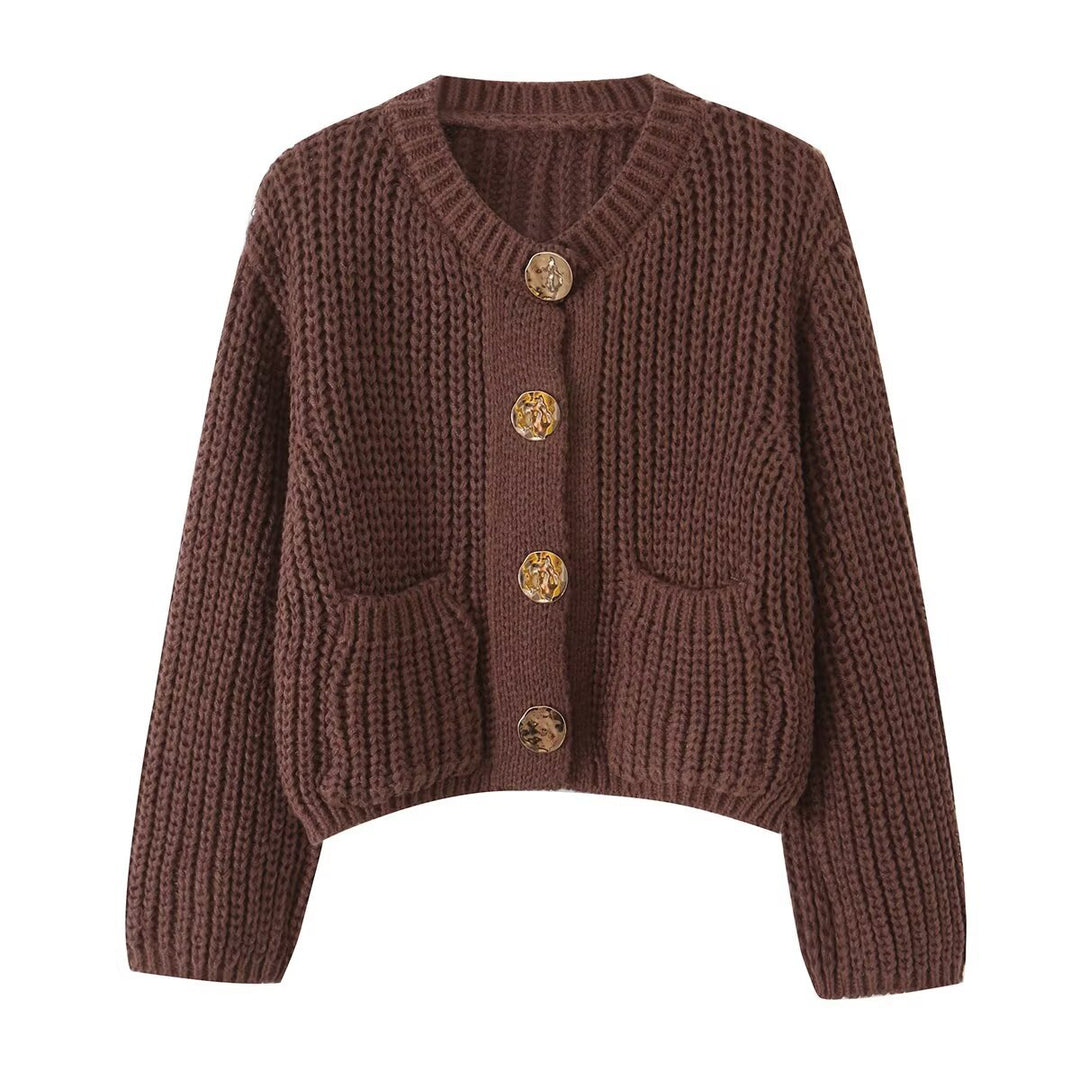 Damen Grobgestrickte Kurzstrickjacke mit großen Zierknöpfen und aufgesetzten Taschen Echo Archiv