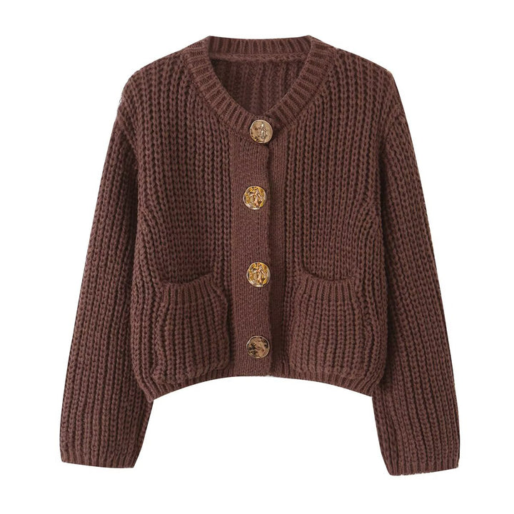 Damen Grobgestrickte Kurzstrickjacke mit großen Zierknöpfen und aufgesetzten Taschen Echo Archiv