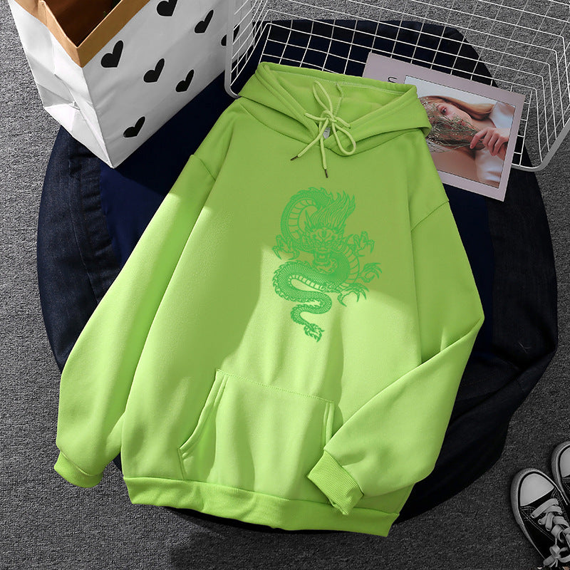 Unisex Kapuzenpullover mit detailreichem Drachenmotiv, Oversize‑Schnitt und Kängurutasche – Auréline
