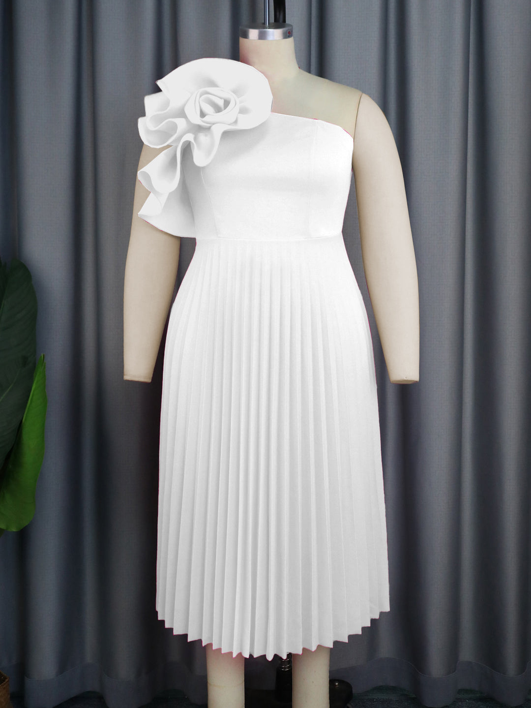 Damen elegantes Cocktailkleid mit voluminöser Blütenapplikation Echo Archiv