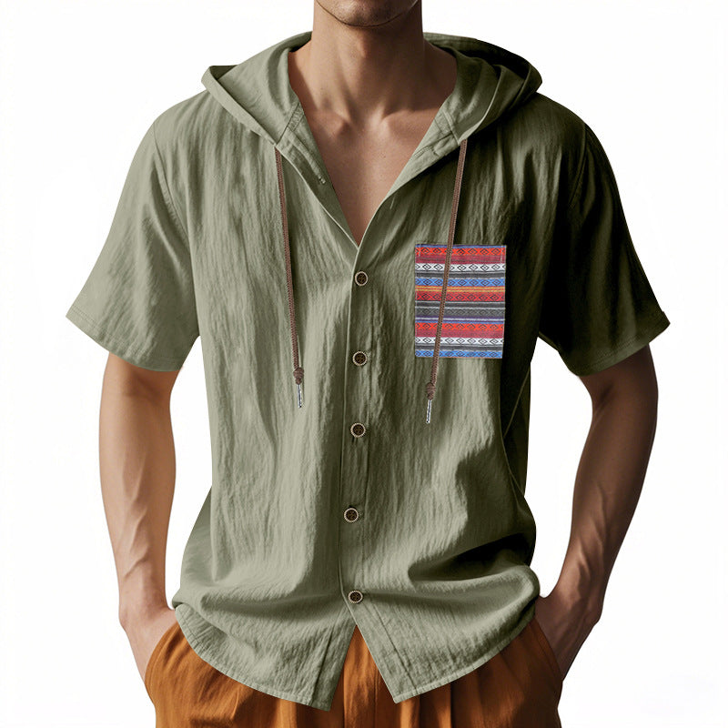 Herren Kurzarm-Hemd mit Kapuze und buntem Brusttaschen-Motiv Echoarchiv