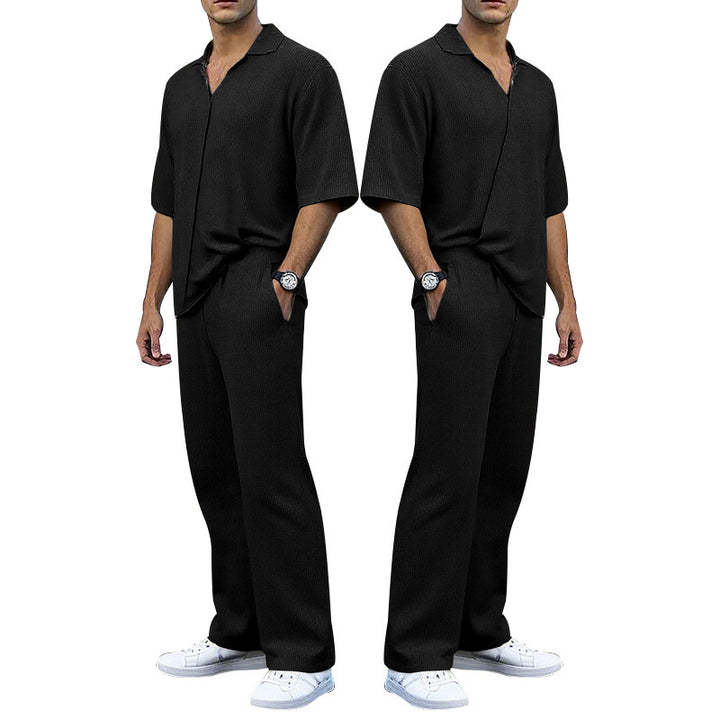 Herren elegantes Freizeit-Outfit aus weichem Strickmaterial mit lässigem Schnitt Echoarchiv