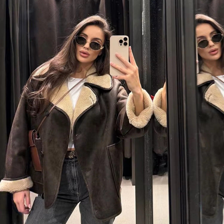 Damen nan kurze Winterjacke mit weichem Teddyfutter, Umschlagkragen und Knopfleiste Echo Archiv