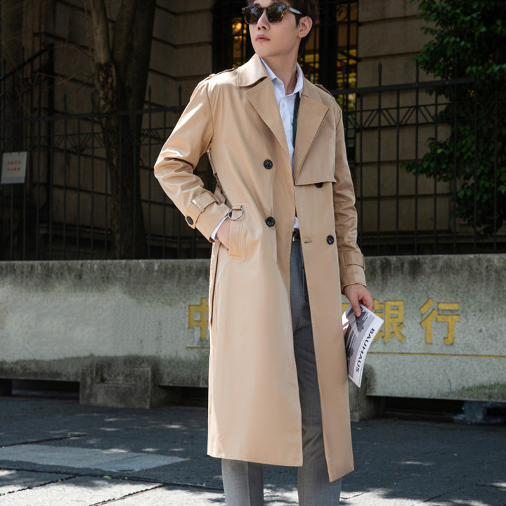 Herren Taillierter Trenchcoat aus wasserabweisendem Twill mit doppelreihiger Knopfleiste Echoarchiv