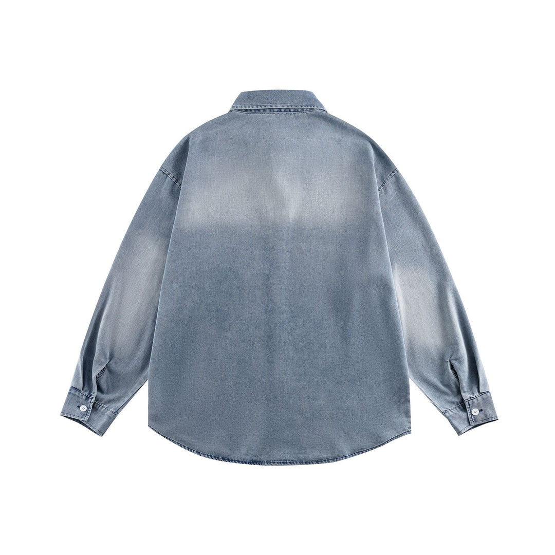 Unisex Oversize Denim-Hemdjacke mit gerundetem Saum und gesticktem Brustmotiv Echoarchiv