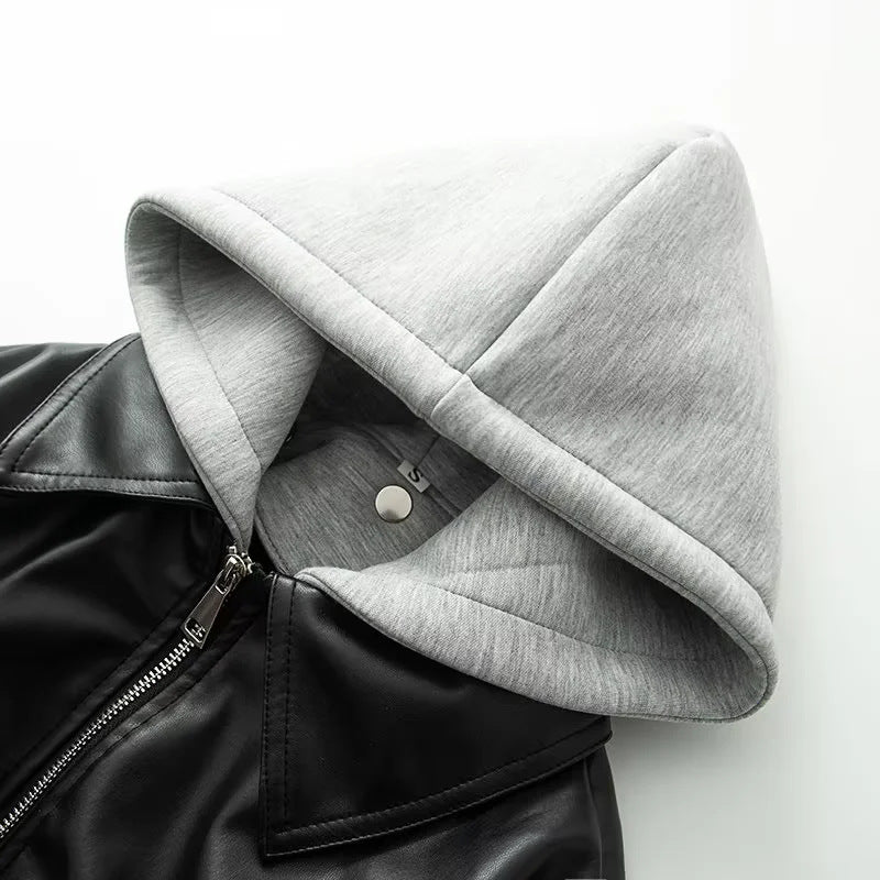 Damen nan oversized Kunstleder‑Bomberjacke mit integrierter Sweat‑Kapuze, durchgehendem Metallreißverschluss und Pattentaschen Echo Archiv