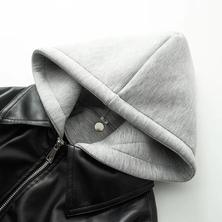 Damen nan oversized Kunstleder‑Bomberjacke mit integrierter Sweat‑Kapuze, durchgehendem Metallreißverschluss und Pattentaschen Echo Archiv