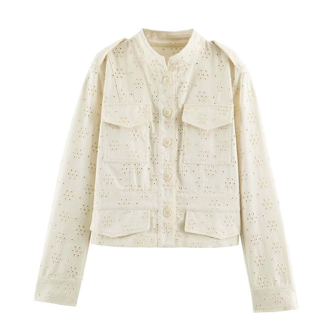 Damen Kurzjacke aus Lochstickerei mit Stehkragen, Utility-Taschen und kastiger Cropped‑Silhouette Echo Archiv