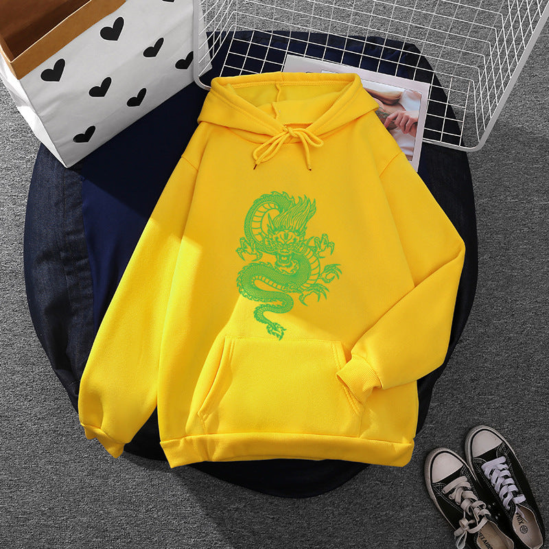 Unisex Kapuzenpullover mit detailreichem Drachenmotiv, Oversize‑Schnitt und Kängurutasche – Auréline