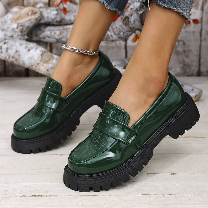 Damen klobige Lack-Loafer mit Kroko-Prägung und profilierter Gummisohle – Lioré